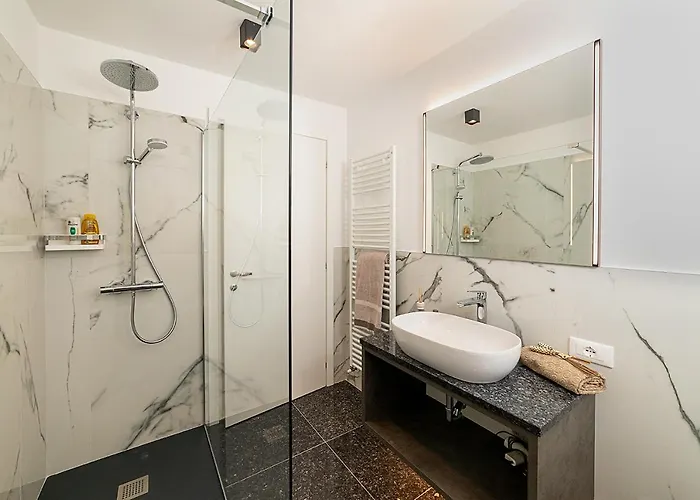 Baur - Regarda Travel 바르돌리노